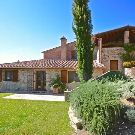 Private Pool Located In Tranquil Countryside In Umbria *