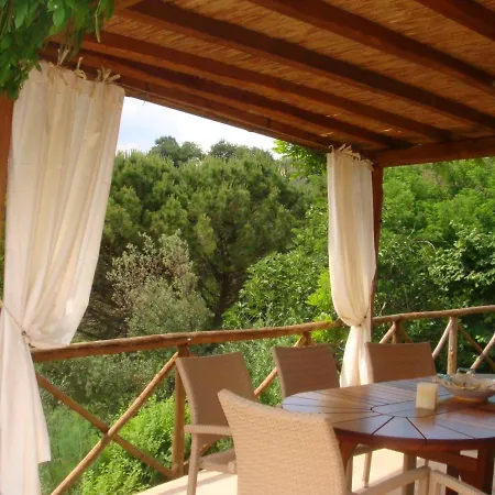 Private Pool Located In Tranquil Countryside In Umbria *